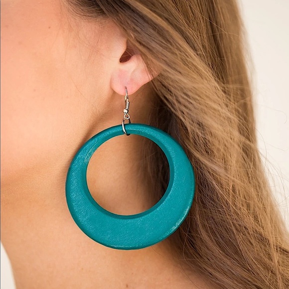 ❤️🔥5/$25❤️🔥Modern Malibu Barbie Wooden Earring